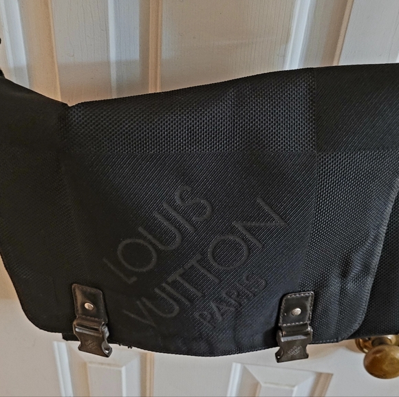 Louis Vuitton Damier Geant Loup Shoulder Cross Bag Black (authetic) unisex - Picture 11 of 13